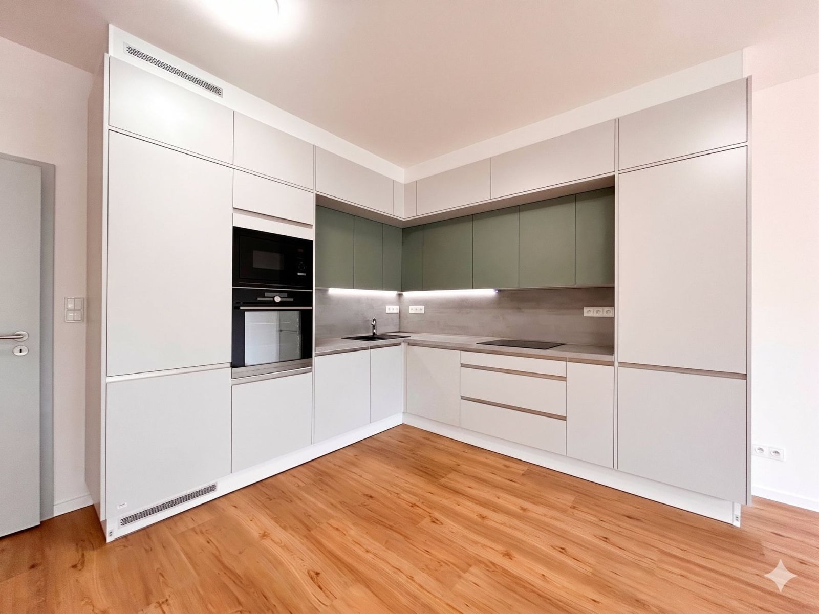 Pronájem bytu 3+kk 90 m²