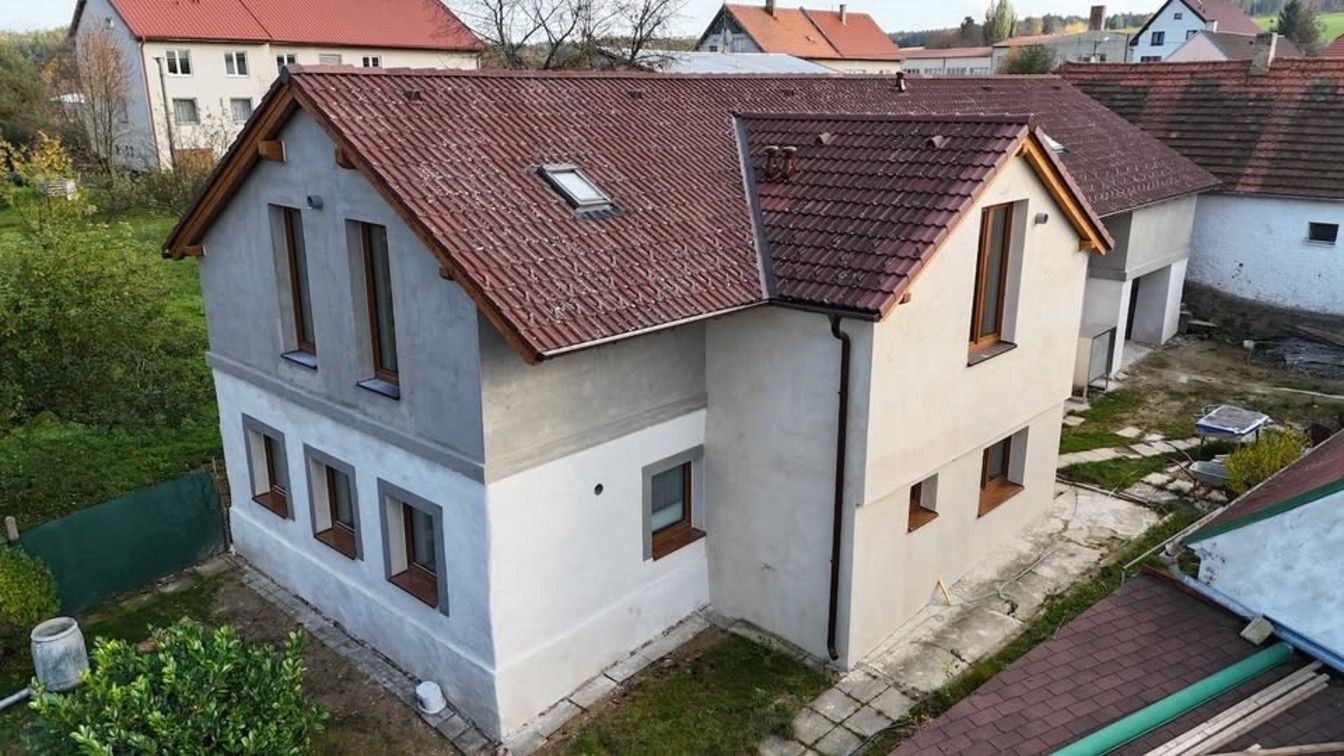 Prodej domu 210 m², pozemek 1.192 m² — photo 2