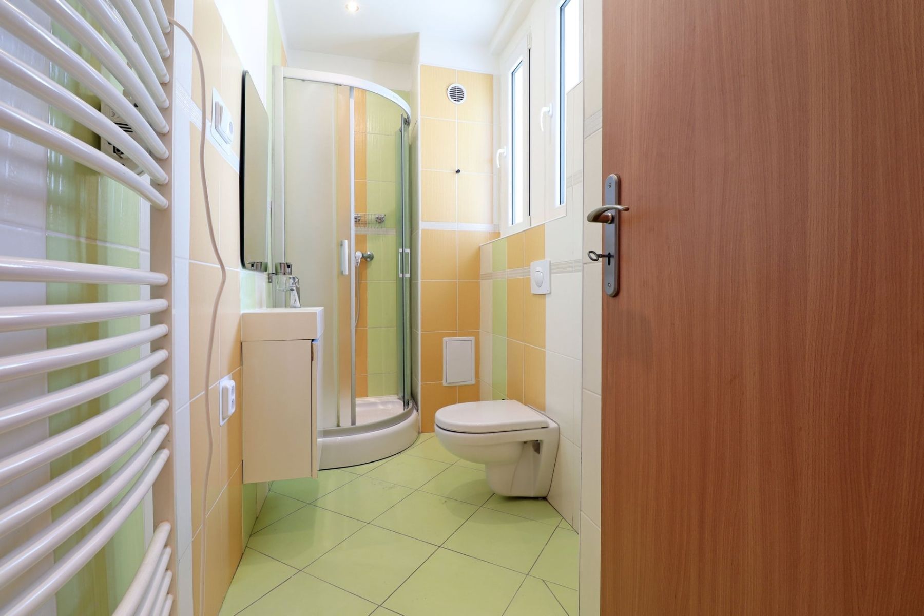 Pronájem bytu 2+kk 40 m² – pohled 2