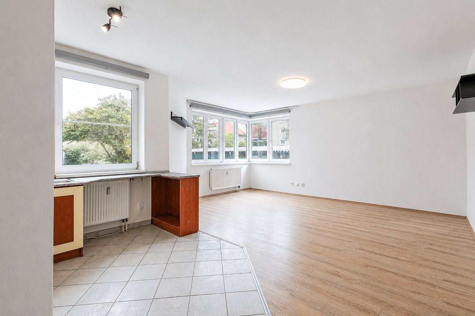 Pronájem bytu 1+kk 50 m² – pohled 3