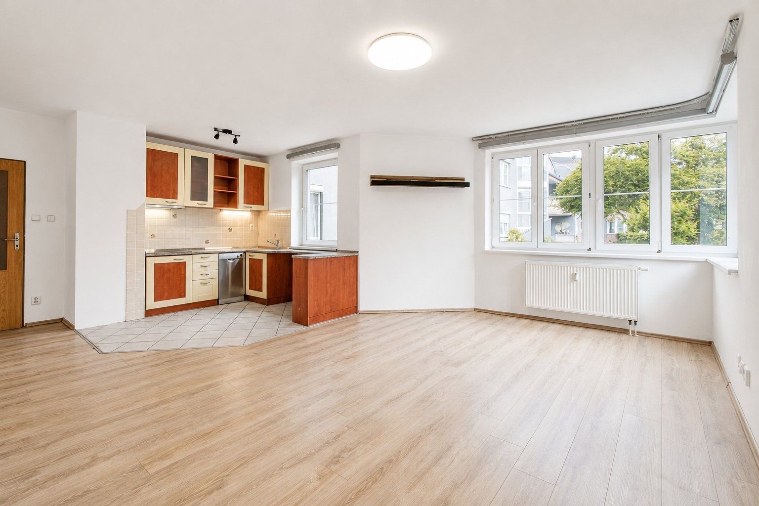 Pronájem bytu 1+kk 50 m² – pohled 4
