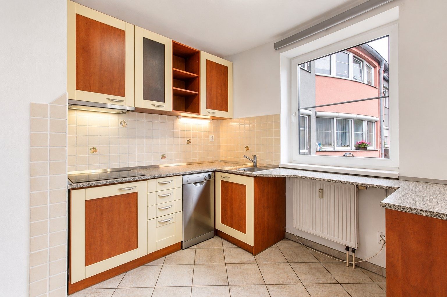 Pronájem bytu 1+kk 50 m² – pohled 5