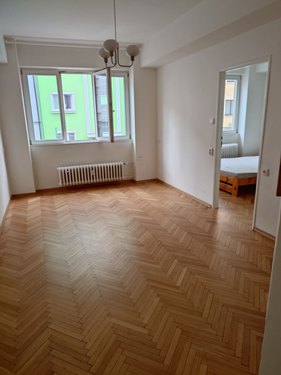 Pronájem bytu 2+1 52 m² — photo 2