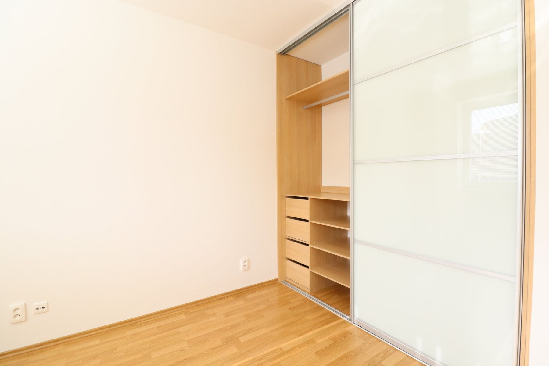Pronájem bytu 2+kk 67 m², Praha – náhled fotky 10