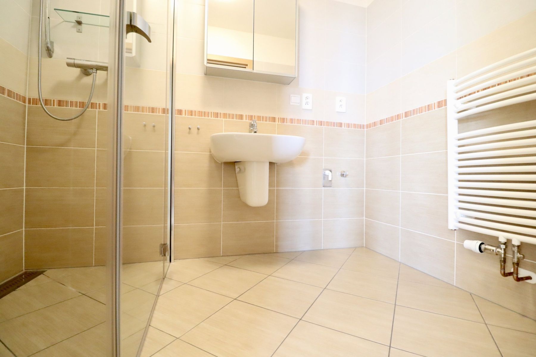 Pronájem bytu 2+kk 67 m², Praha – náhled fotky 16