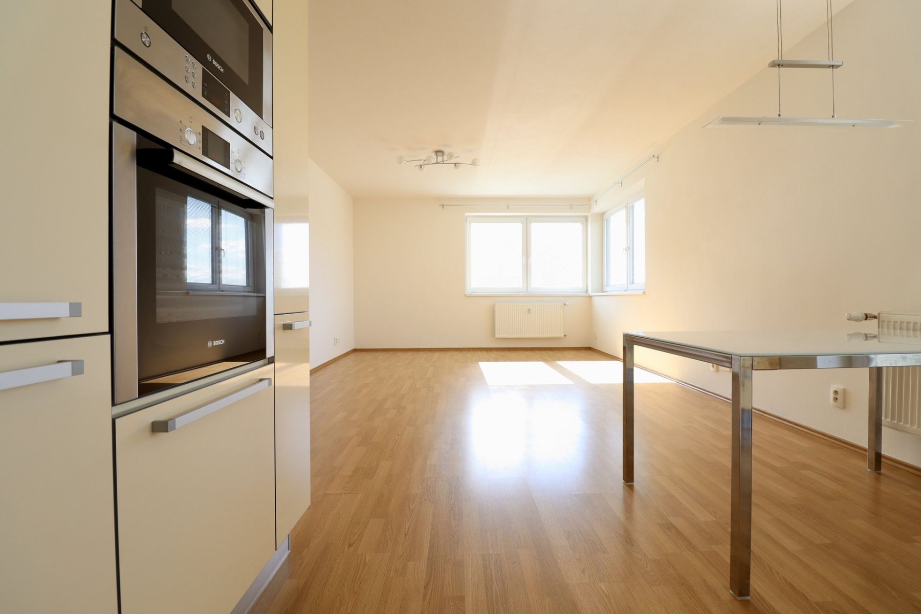 Pronájem bytu 2+kk 67 m², Praha – náhled fotky 3