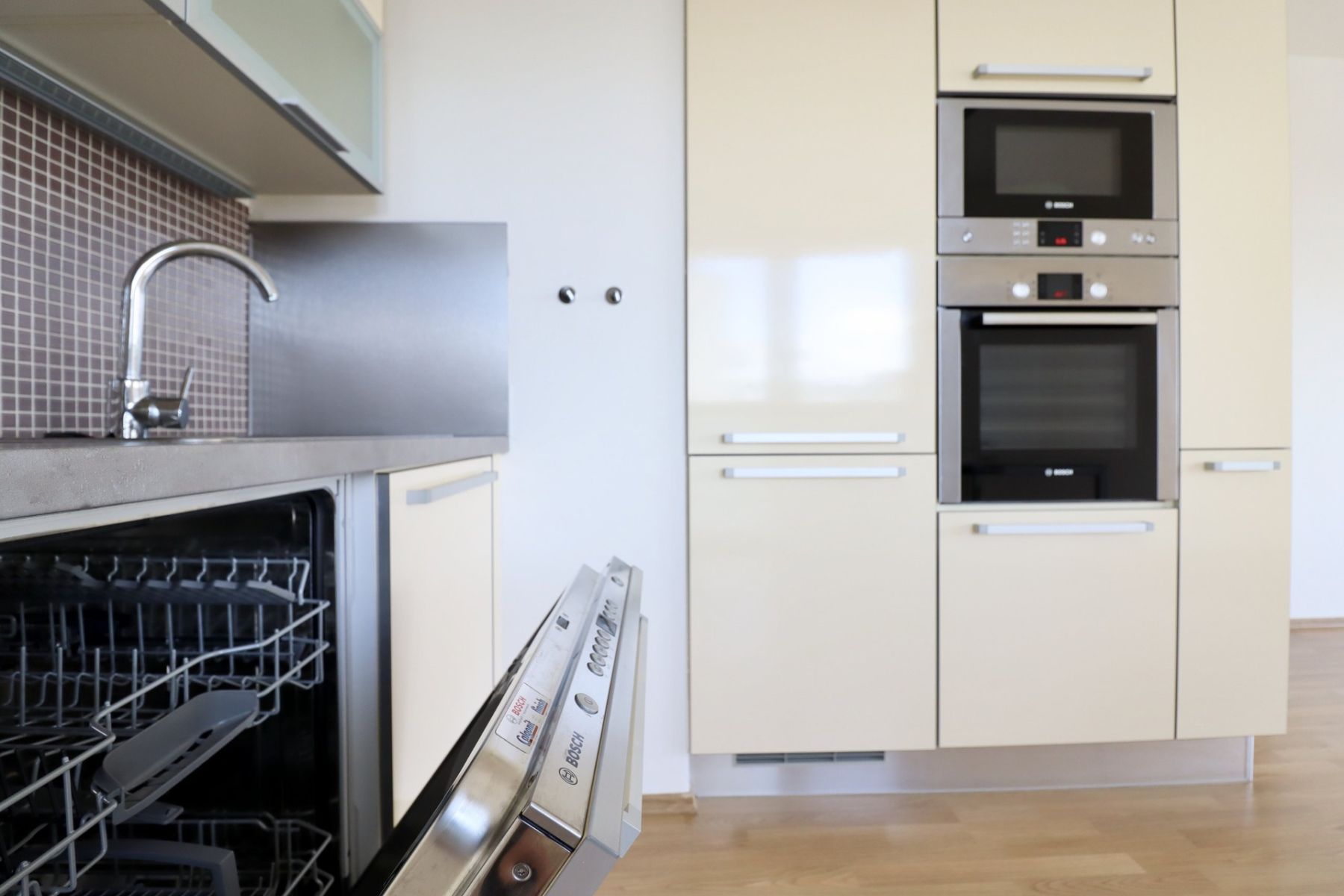 Pronájem bytu 2+kk 67 m², Praha – náhled fotky 6
