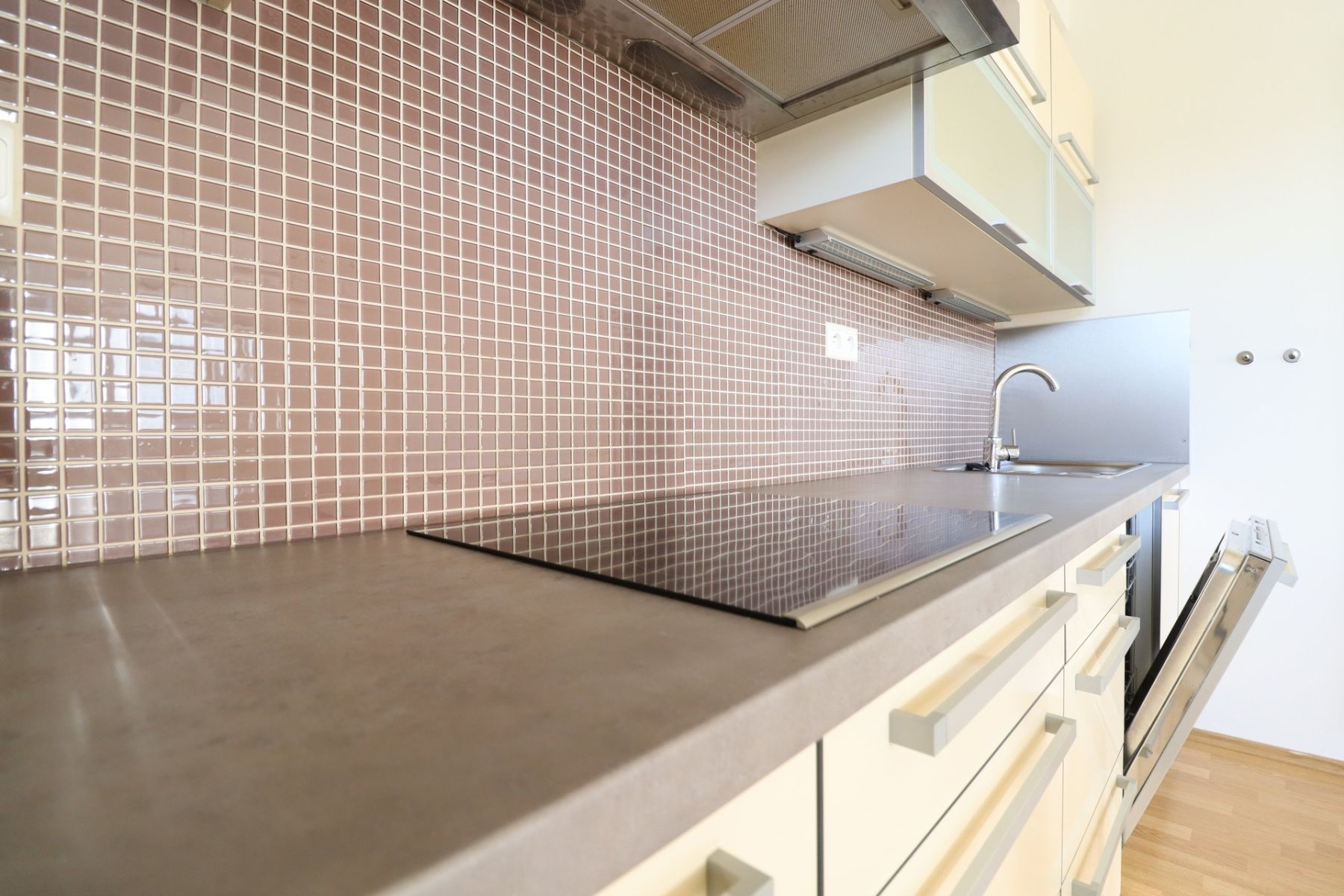 Pronájem bytu 2+kk 67 m², Praha – náhled fotky 7