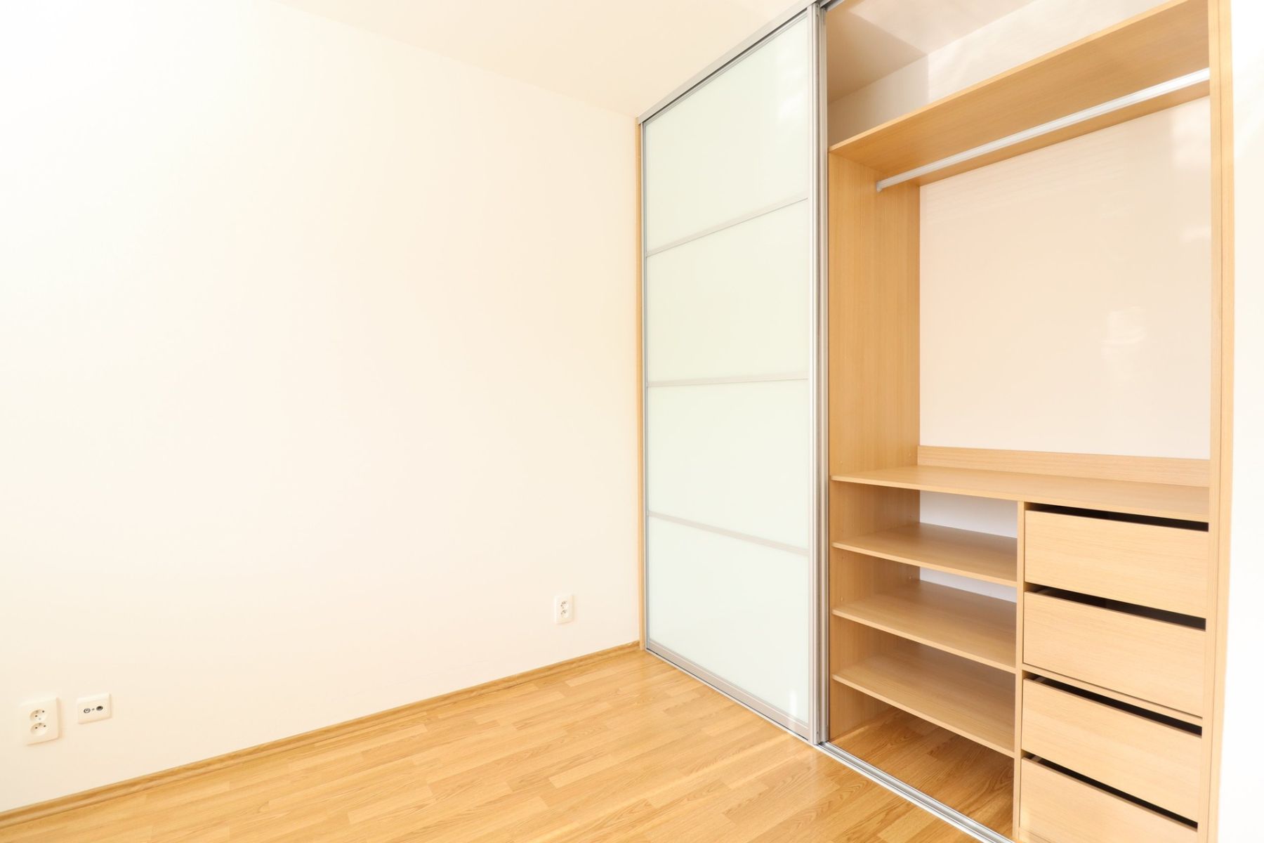 Pronájem bytu 2+kk 67 m², Praha – náhled fotky 9