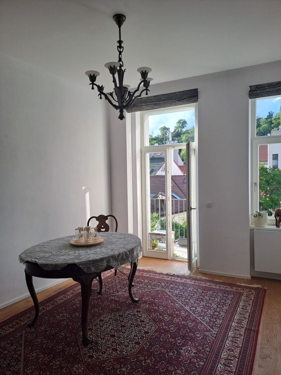 Pronájem bytu 2+kk 51 m² – pohled 2