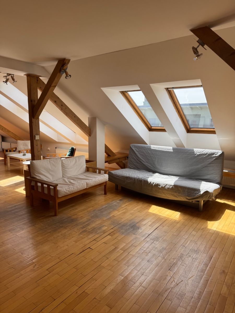 Pronájem bytu 3+kk 127 m² — photo 2