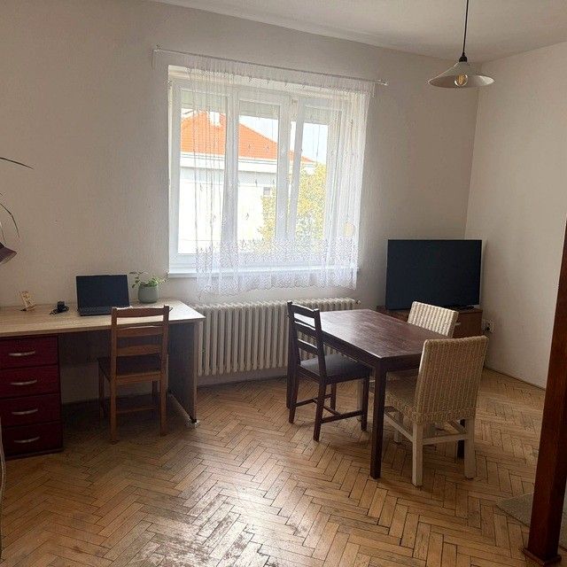 V Zálomu, Praha - Nusle