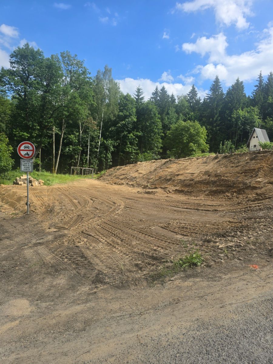 Prodej pozemku 1.070 m²