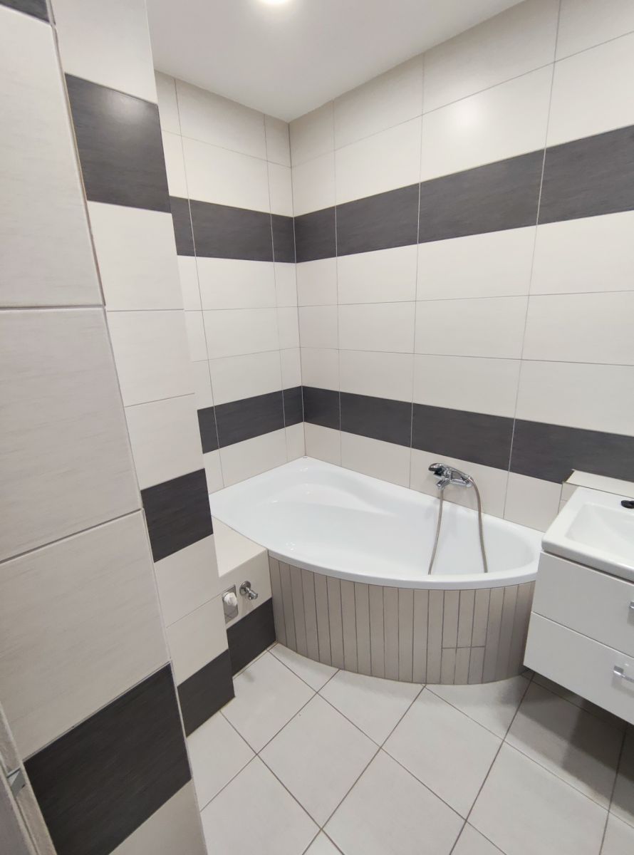 Pronájem bytu 3+1 66 m² — photo 2