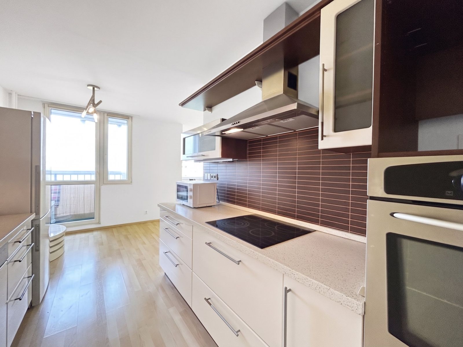 Pronájem bytu 3+kk 78 m² — photo 2