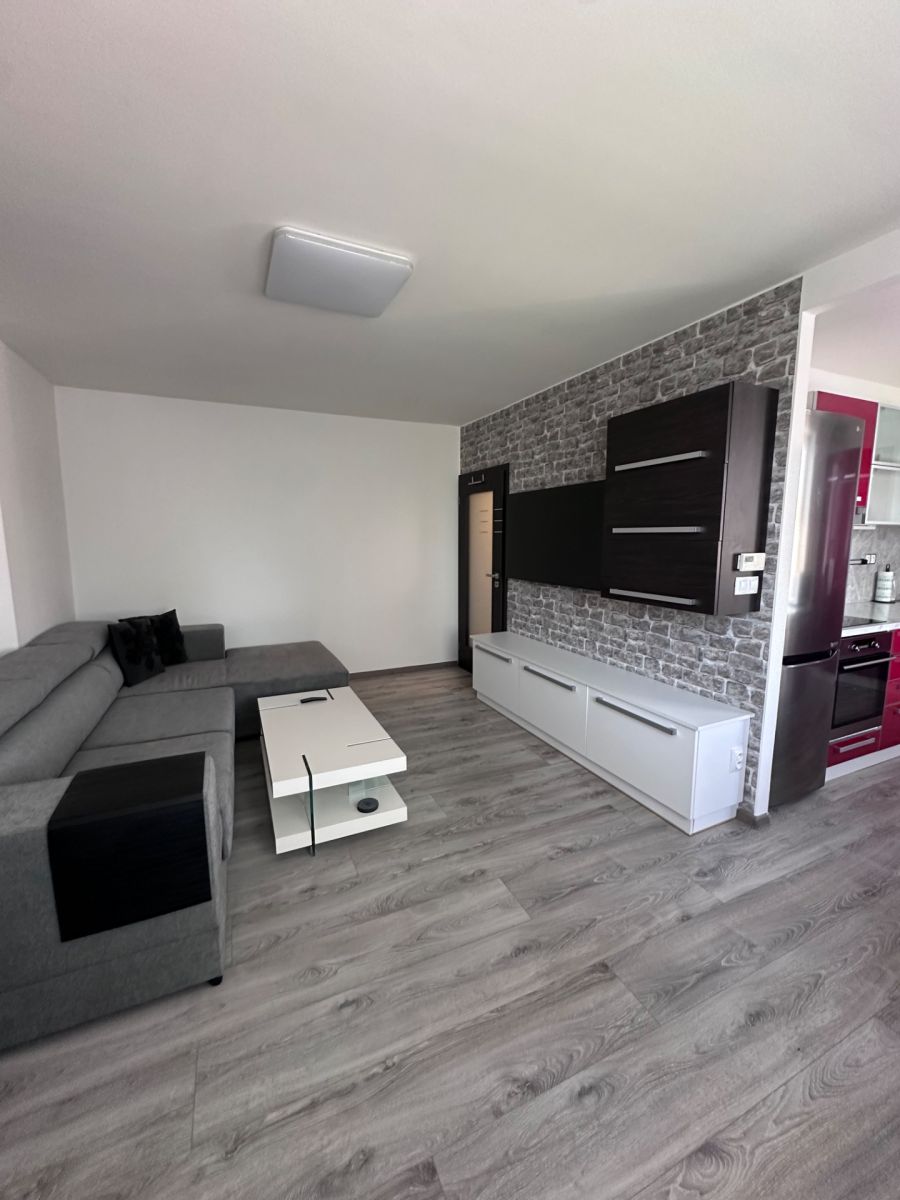 Pronájem bytu 2+kk 48 m² — photo 2