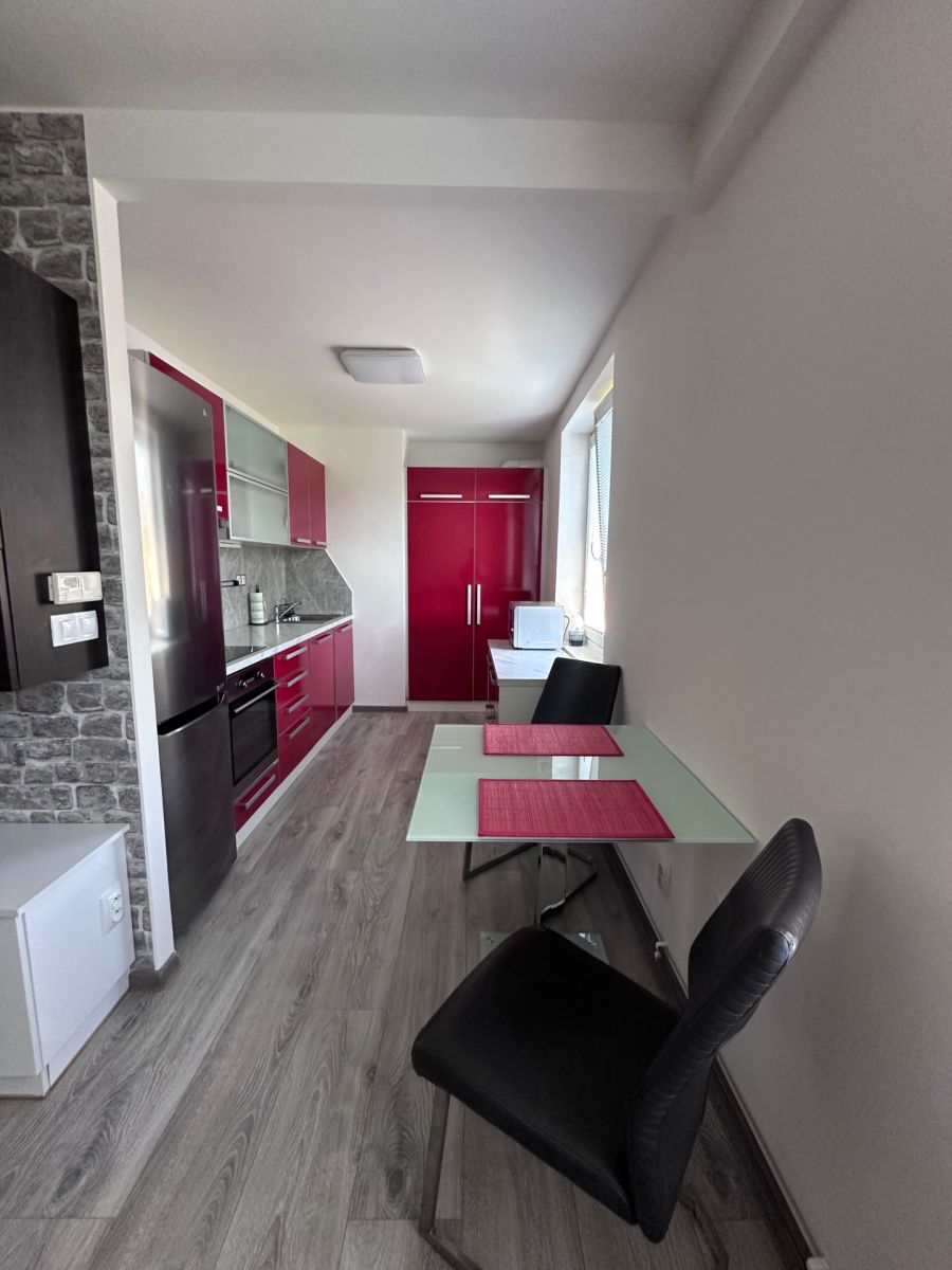 Pronájem bytu 2+kk 48 m² — photo 3