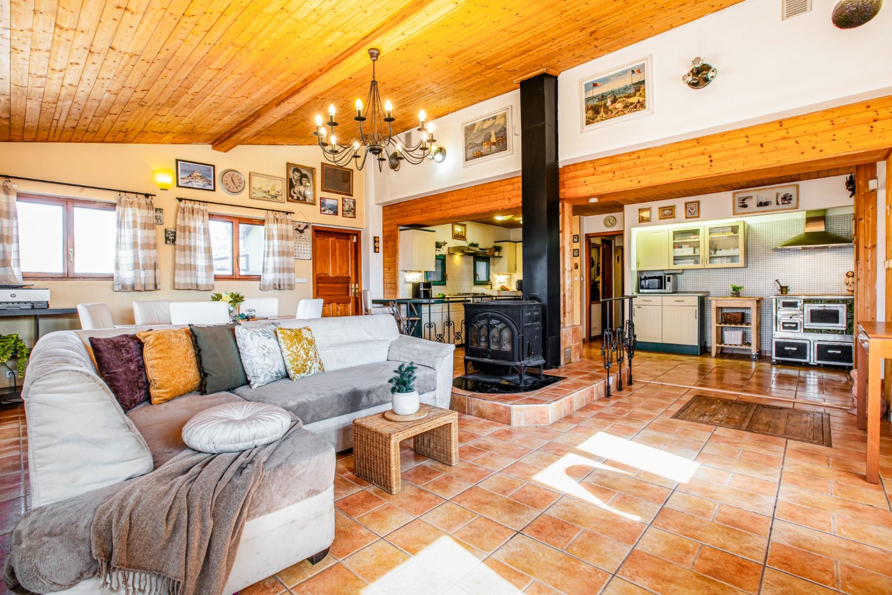 Prodej domu 183 m², pozemek 2.144 m² — photo 2