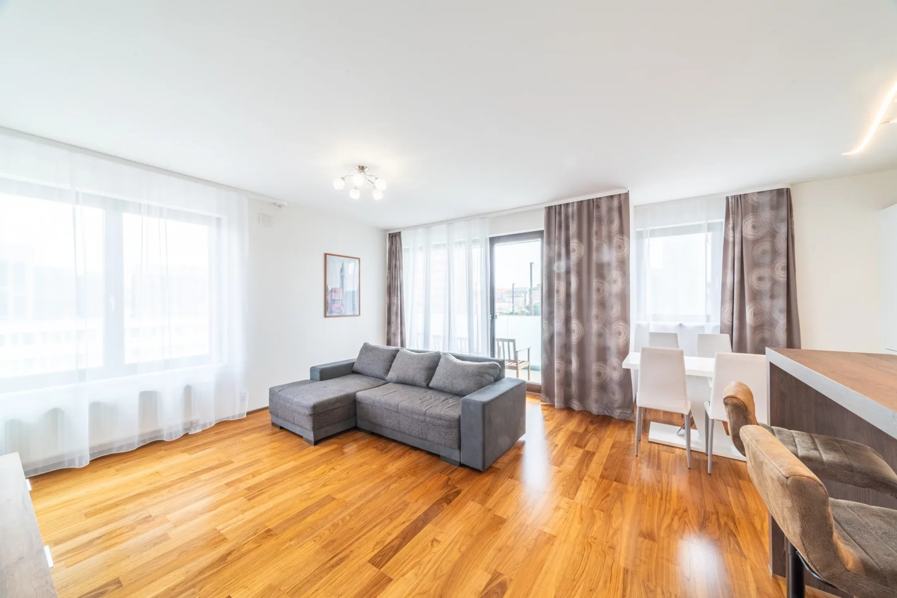 Pronájem bytu  62 m² — photo 3