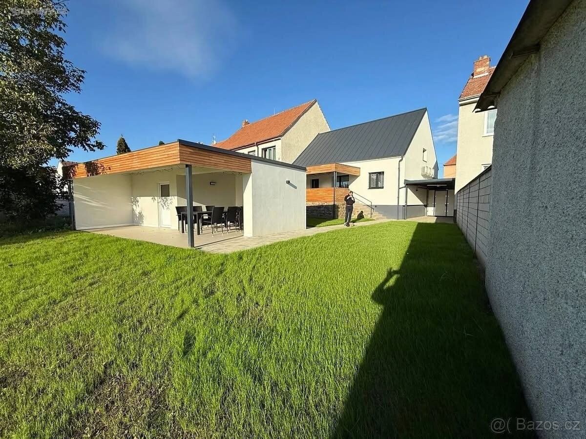 Prodej domu 200 m², pozemek 800 m²