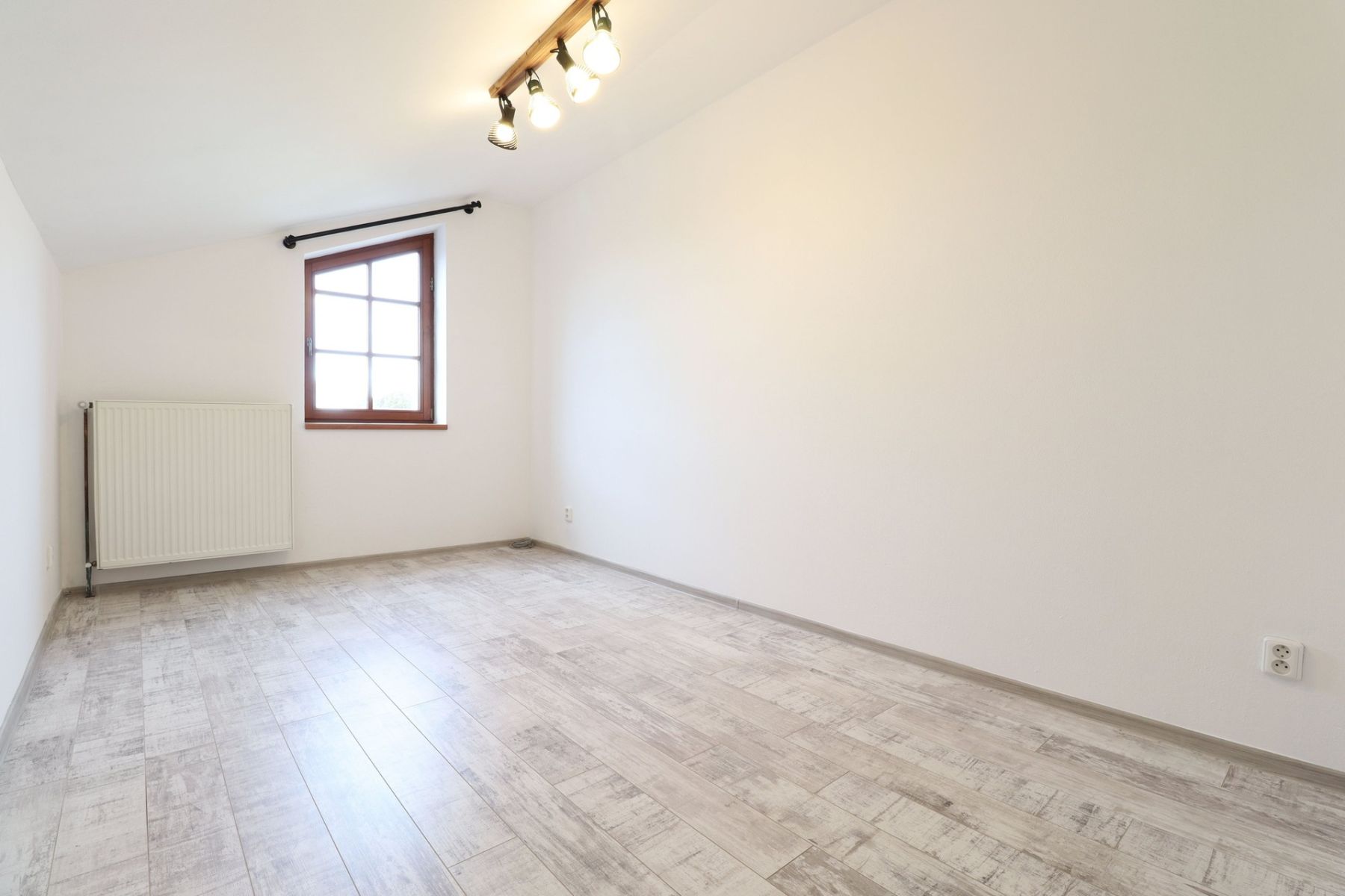 Pronájem bytu 2+kk 67 m² — photo 2