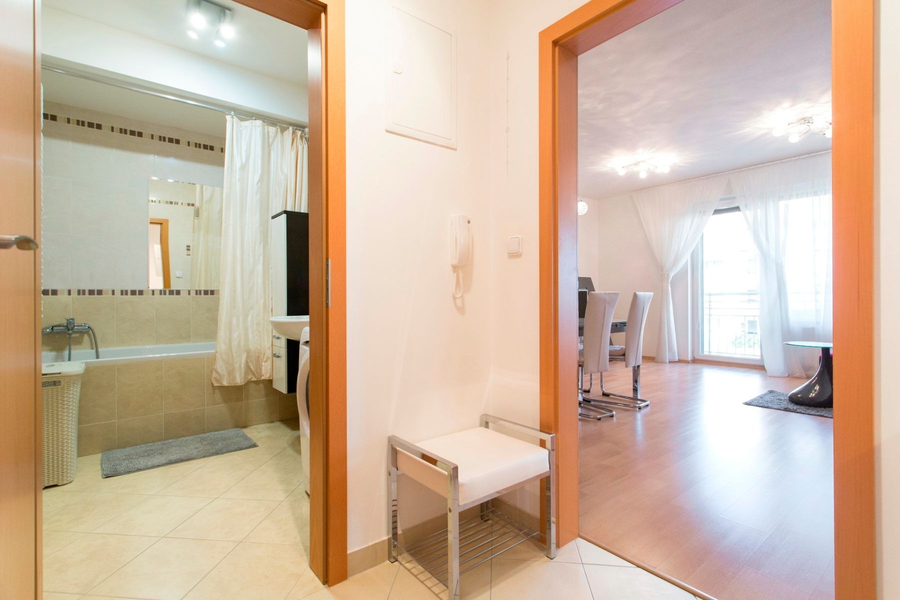 Pronájem bytu 1+kk 39 m², Praha – náhled fotky 8