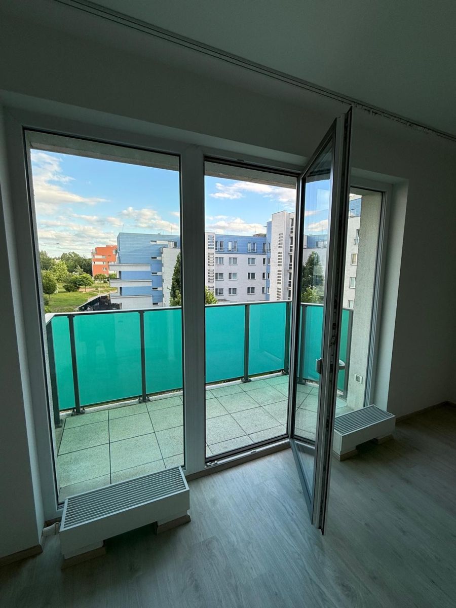 Pronájem bytu 2+kk 42 m² — photo 3