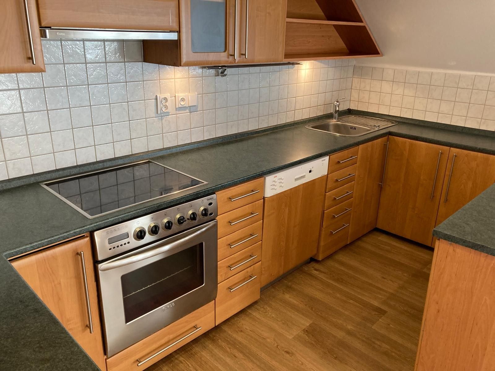 Pronájem bytu 5+kk 126 m² — photo 4