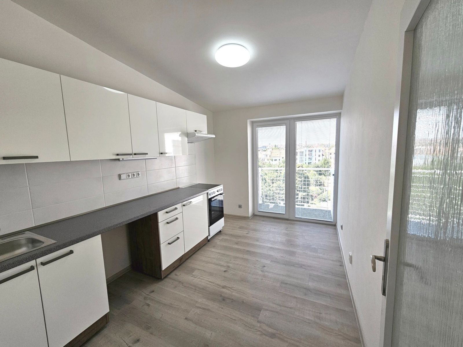 Pronájem bytu 1+1 38 m² — photo 2