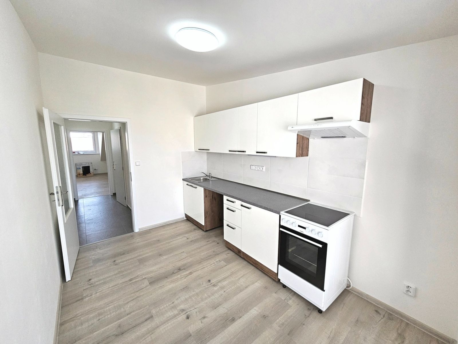 Pronájem bytu 1+1 38 m² — photo 3
