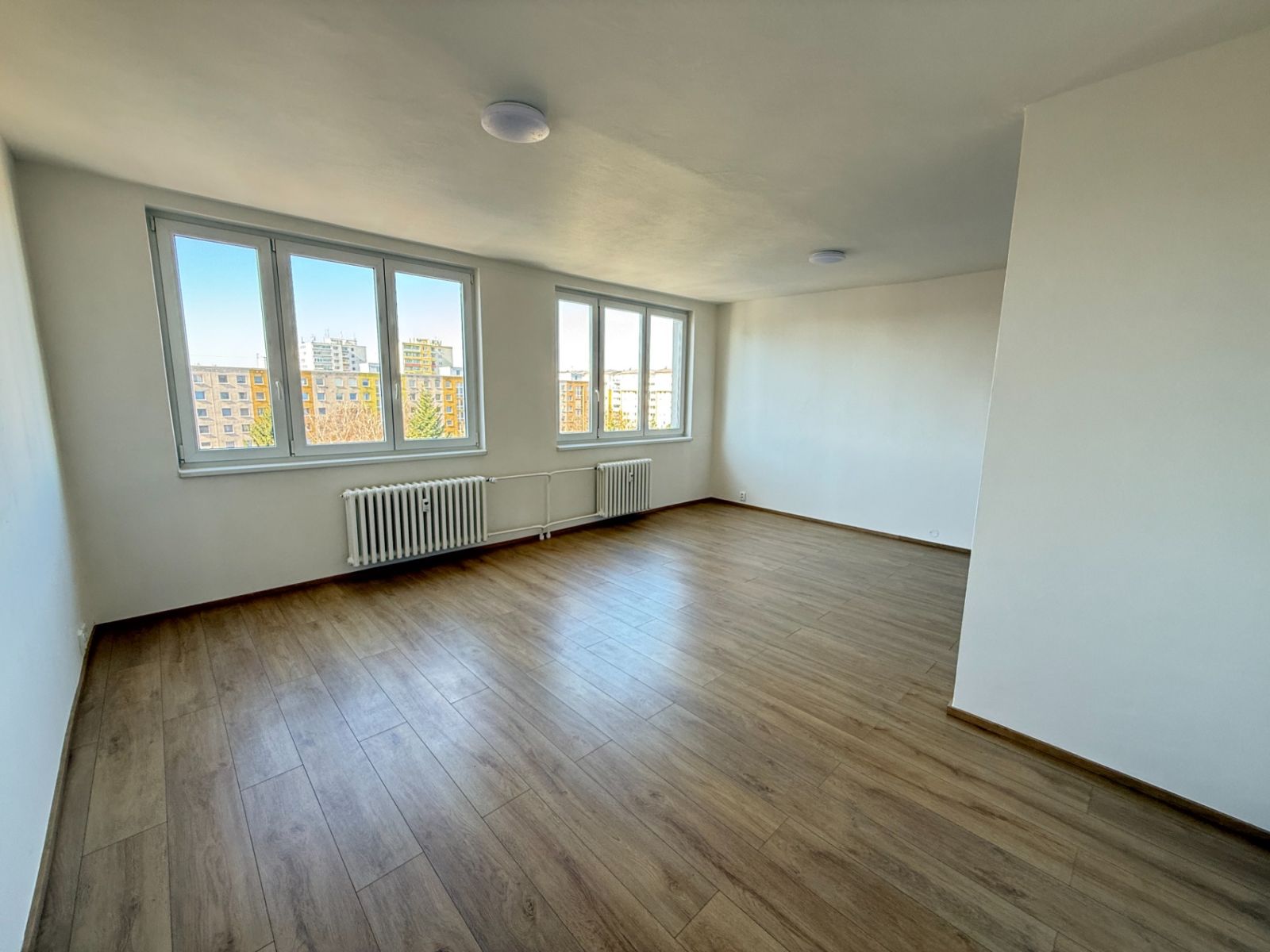 Pronájem bytu 1+kk 40 m² — photo 2