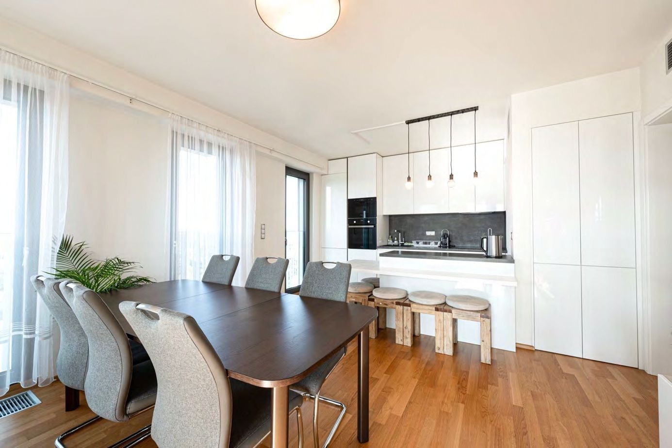 Pronájem bytu 4+kk 132 m²