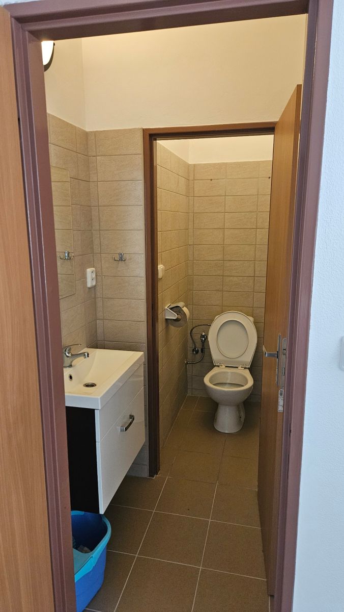 Pronájem kanceláře 55 m² — photo 2
