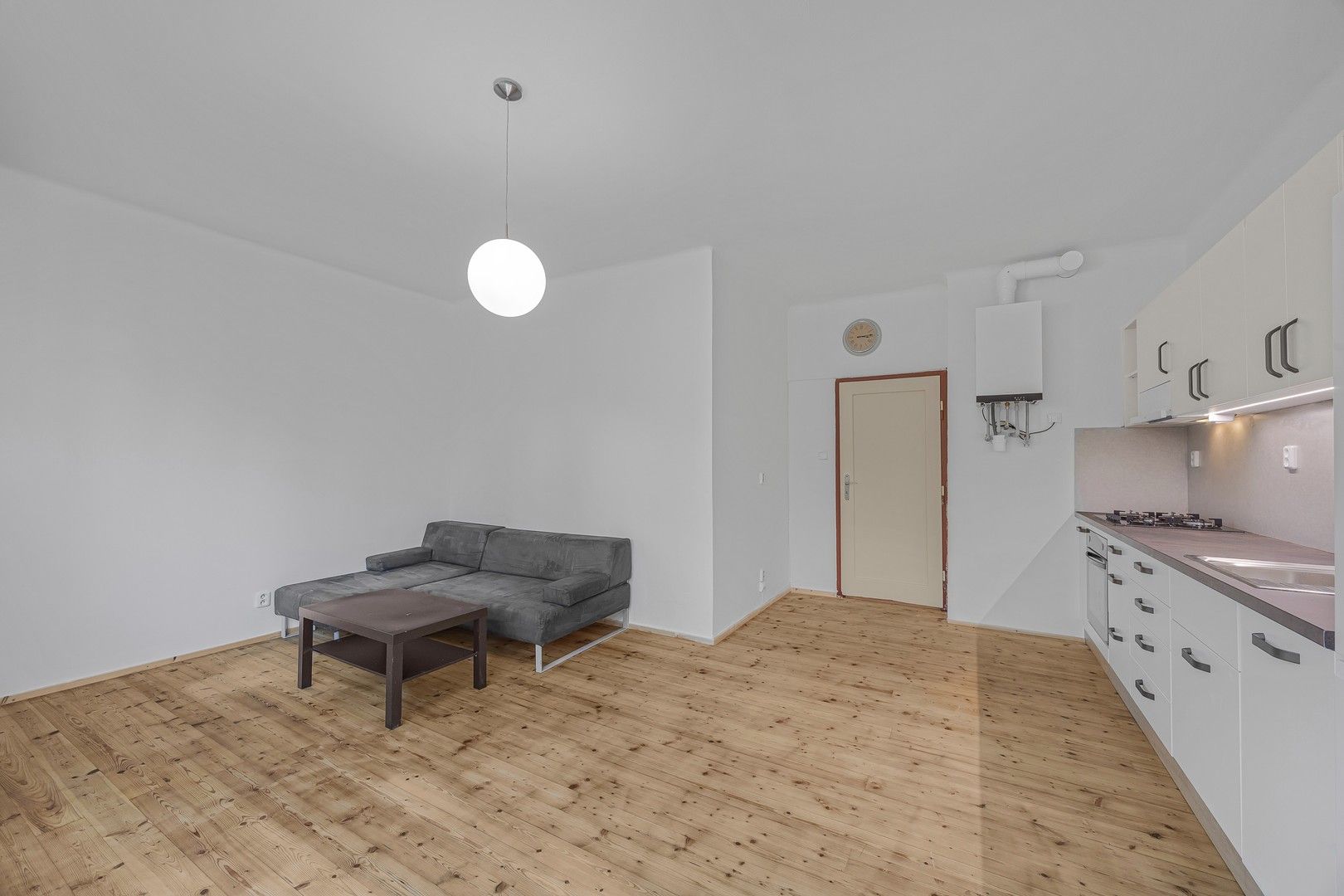 Pronájem bytu 2+kk 42 m² — photo 3
