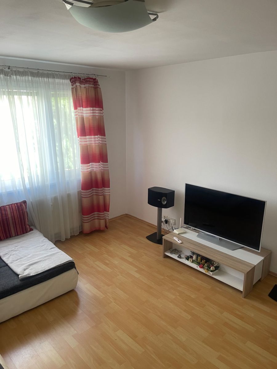 Prenájom bytu 4-izbový 83 m² — photo 2