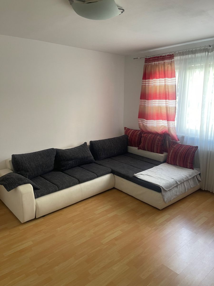 Prenájom bytu 4-izbový 83 m²