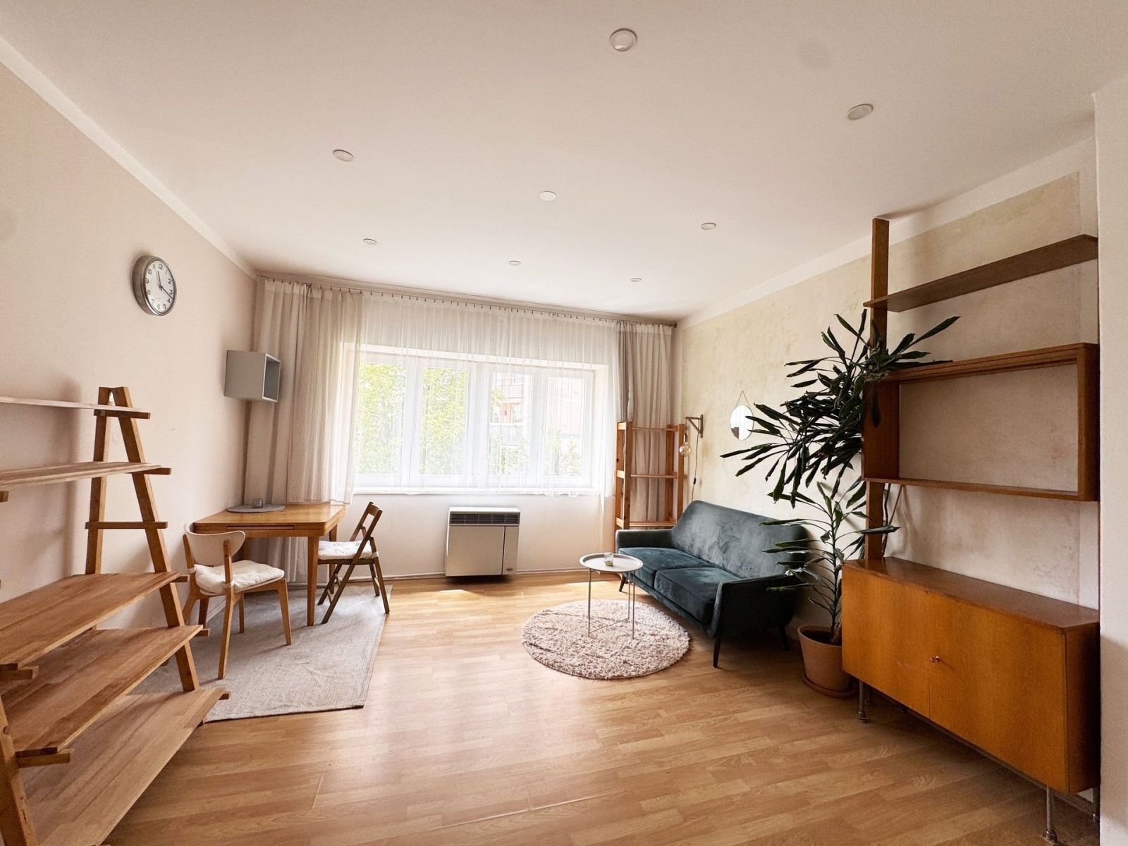 Pronájem bytu 2+kk 47 m² — photo 2