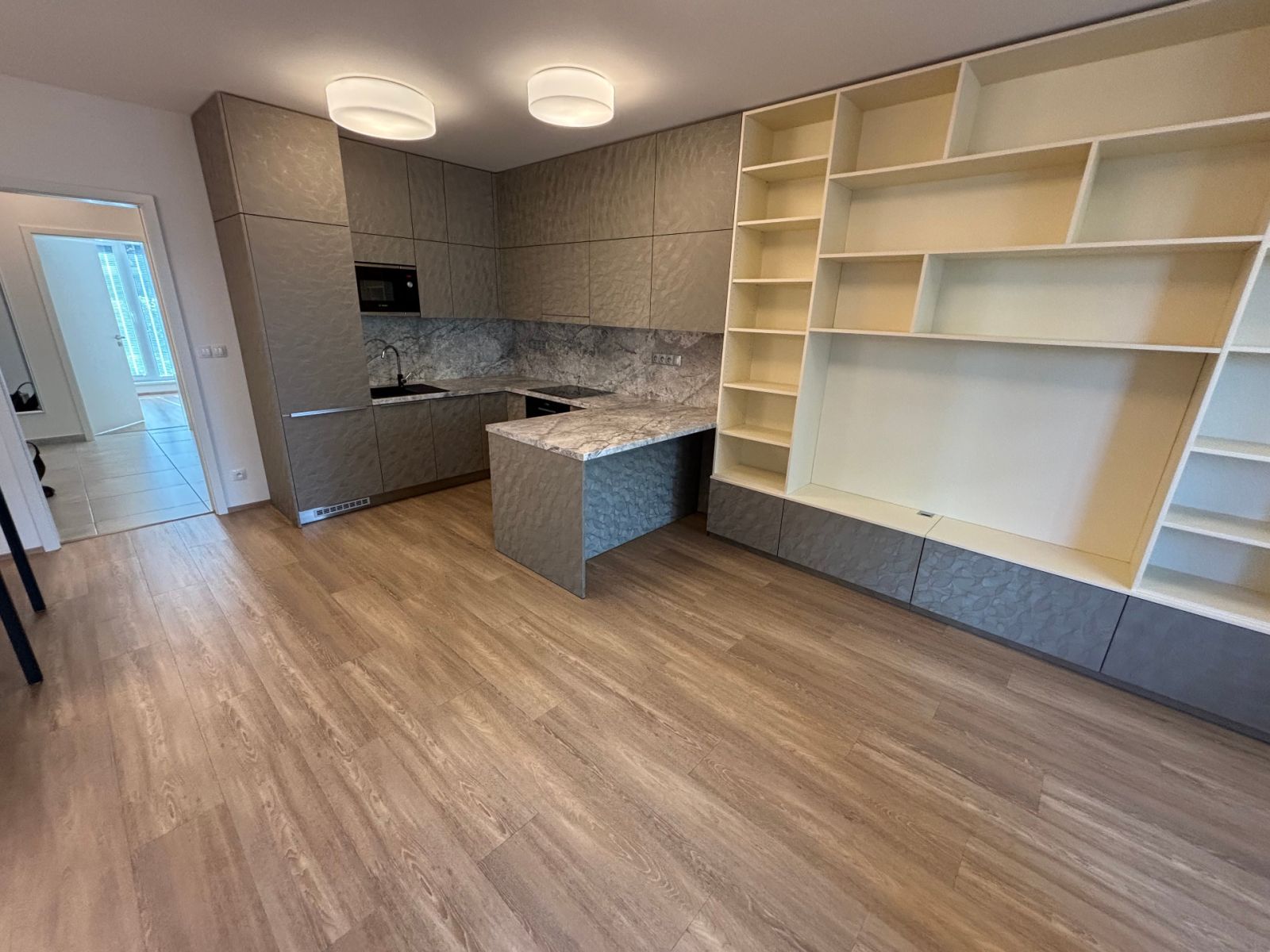 Pronájem bytu 3+kk 75 m² — photo 3