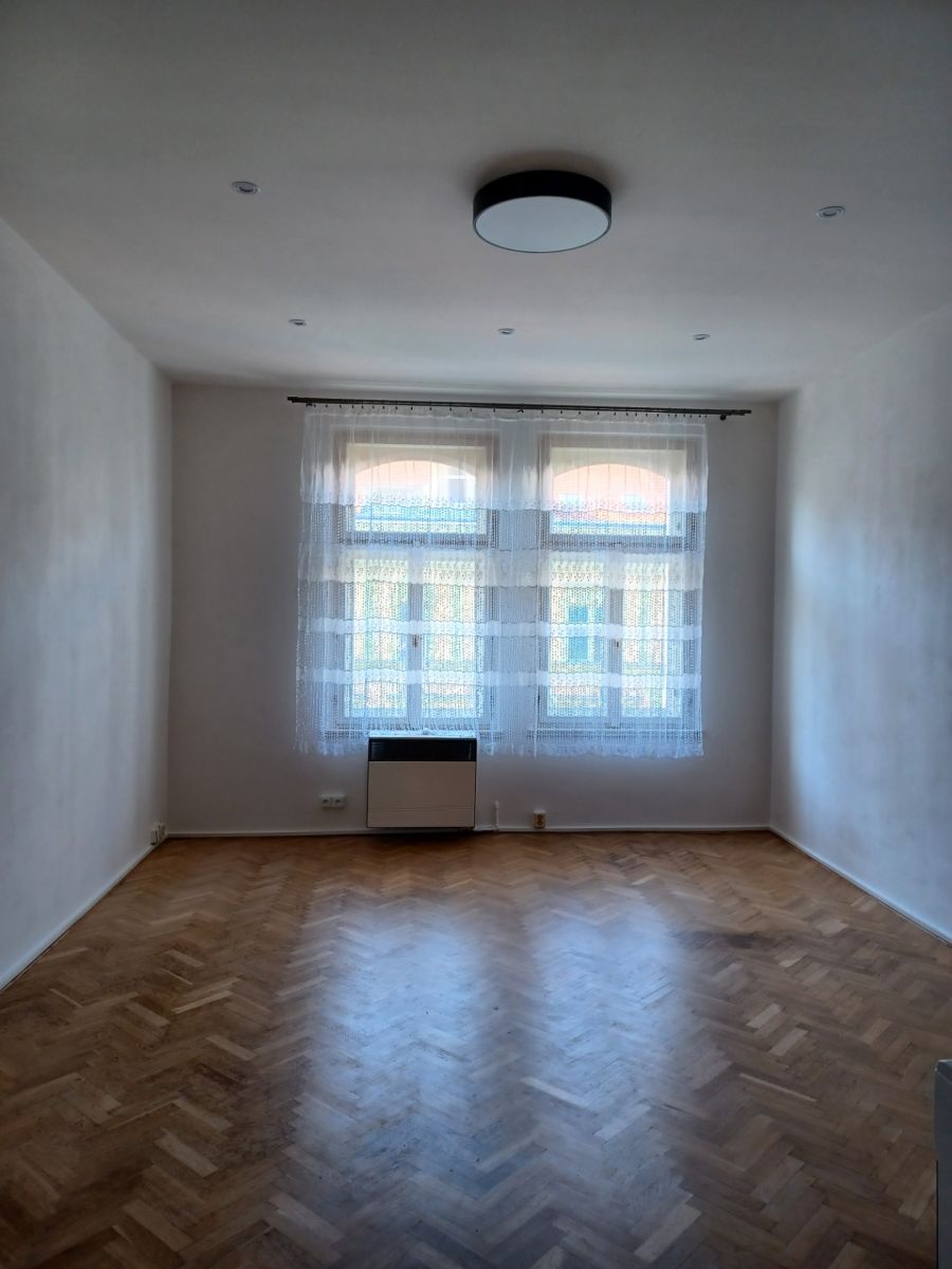 Pronájem bytu 2+kk 48 m² — photo 2