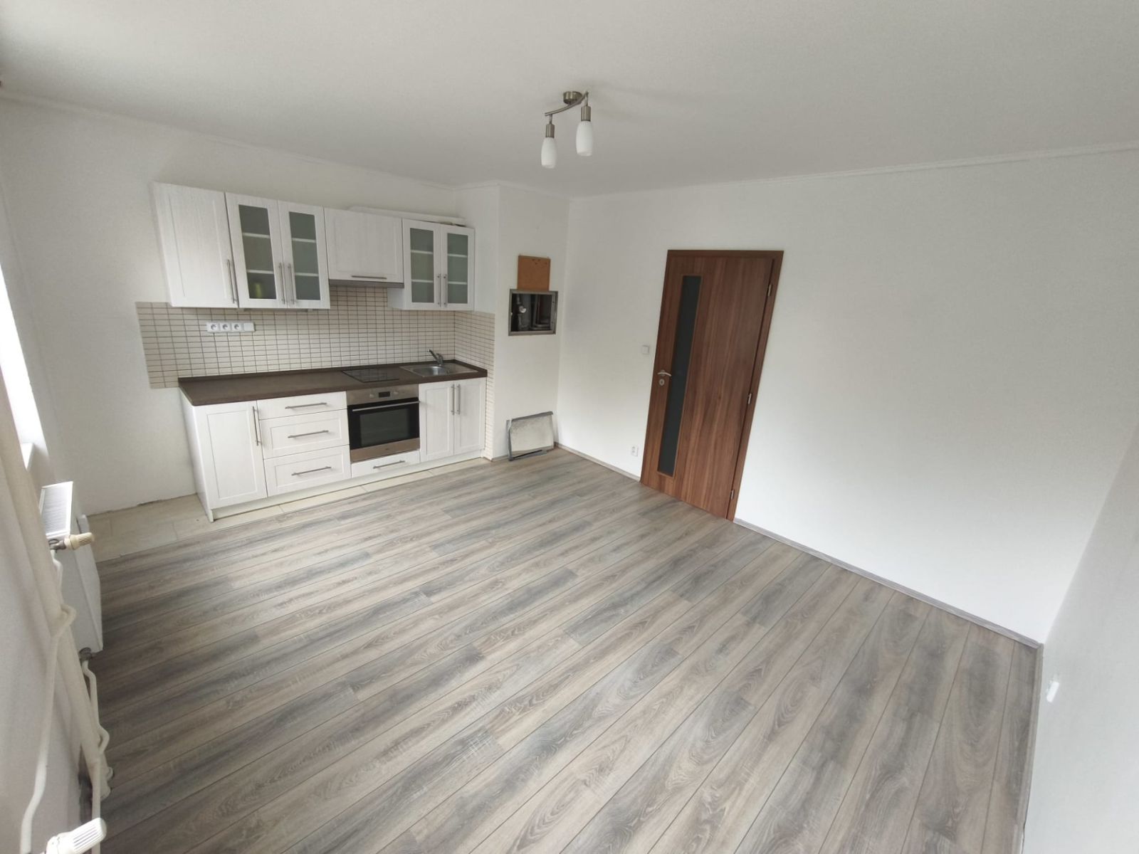 Pronájem bytu 1+kk 28 m² — photo 2