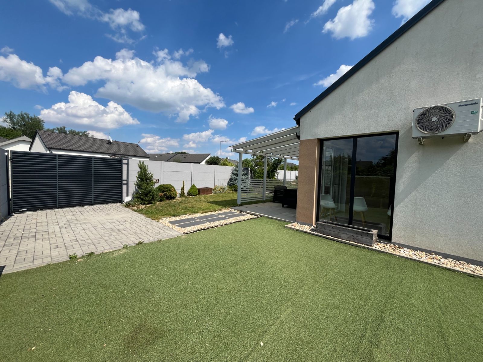 Prenájom bytu 4-izbový 87 m²