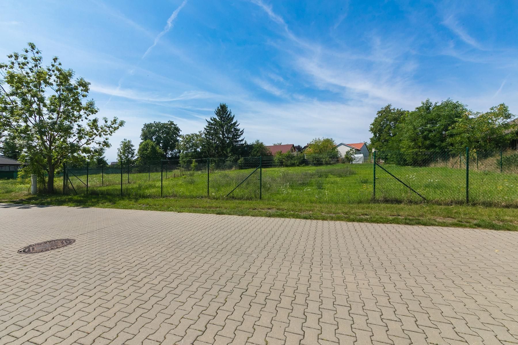 Prodej pozemku 1.240 m² — photo 3