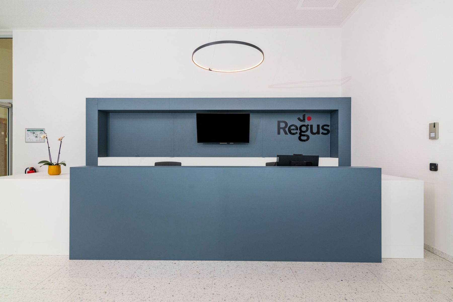 Pronájem kanceláře 4.979 m²