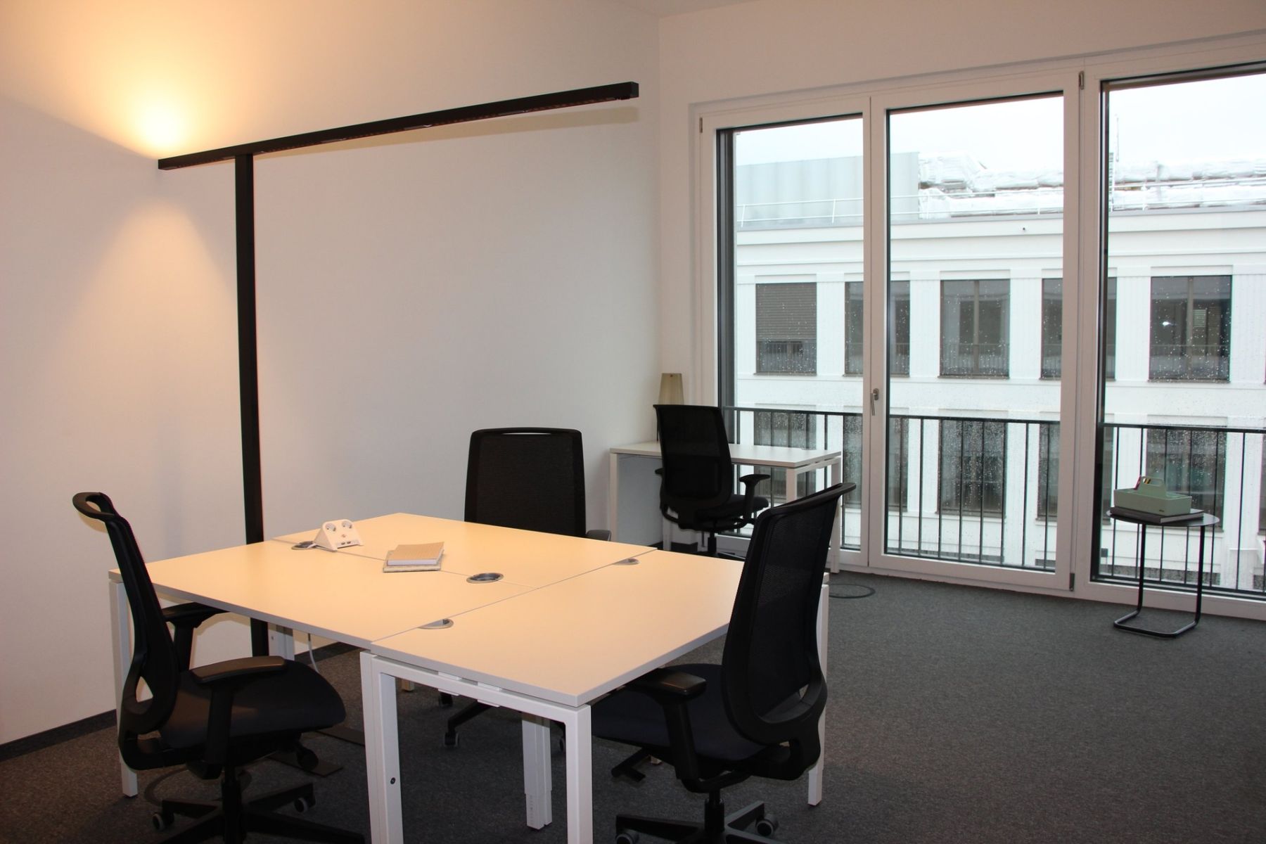 Pronájem kanceláře 1.321 m² — photo 4