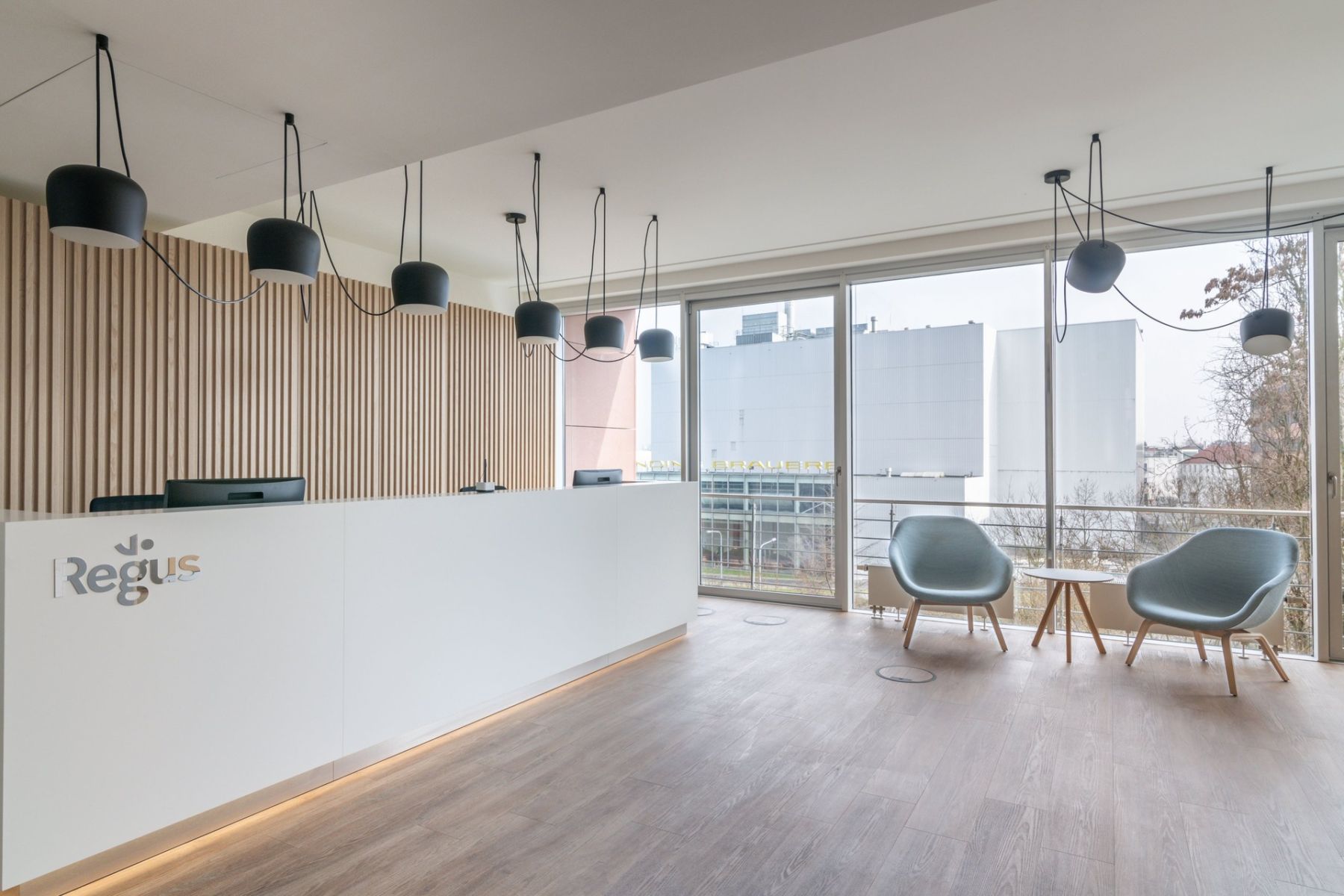 Pronájem kanceláře 1.589 m²