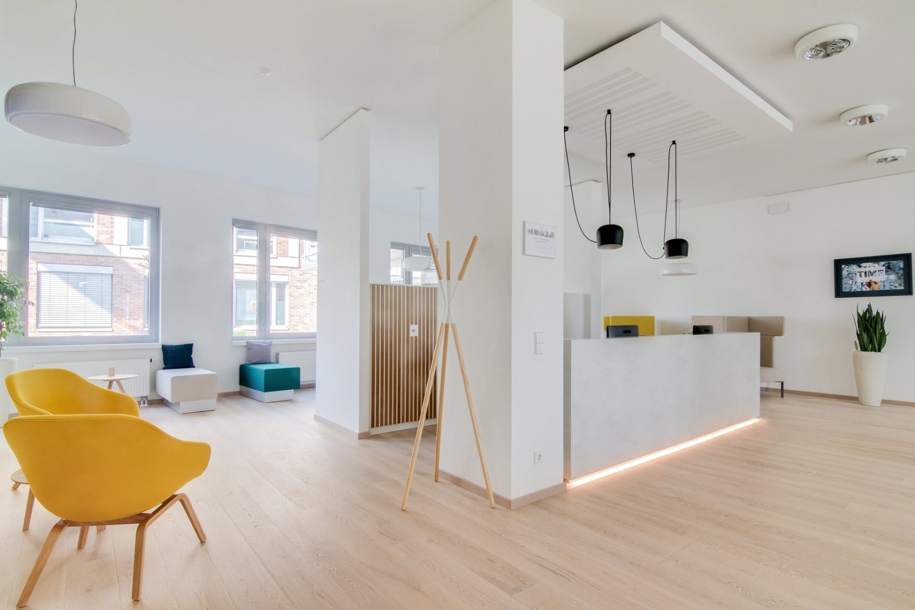 Pronájem kanceláře 1.372 m² — photo 2