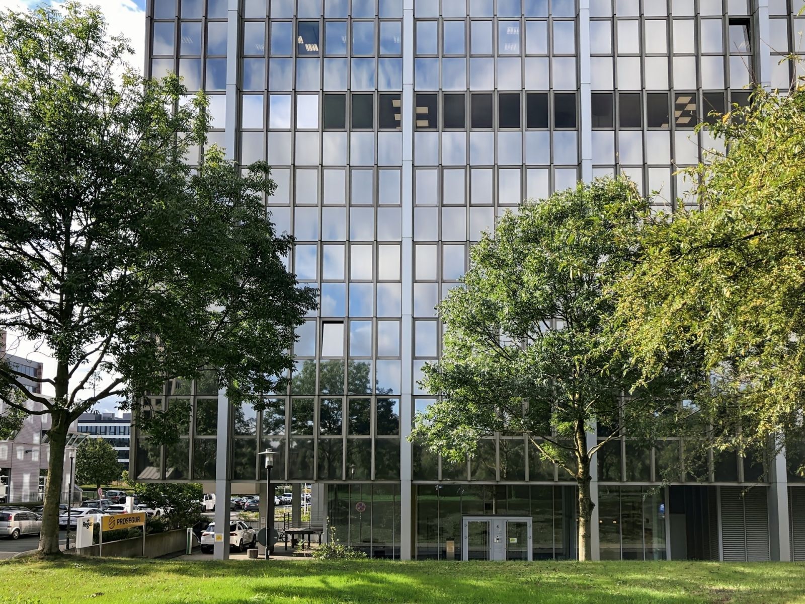 Pronájem kanceláře 1.693 m²