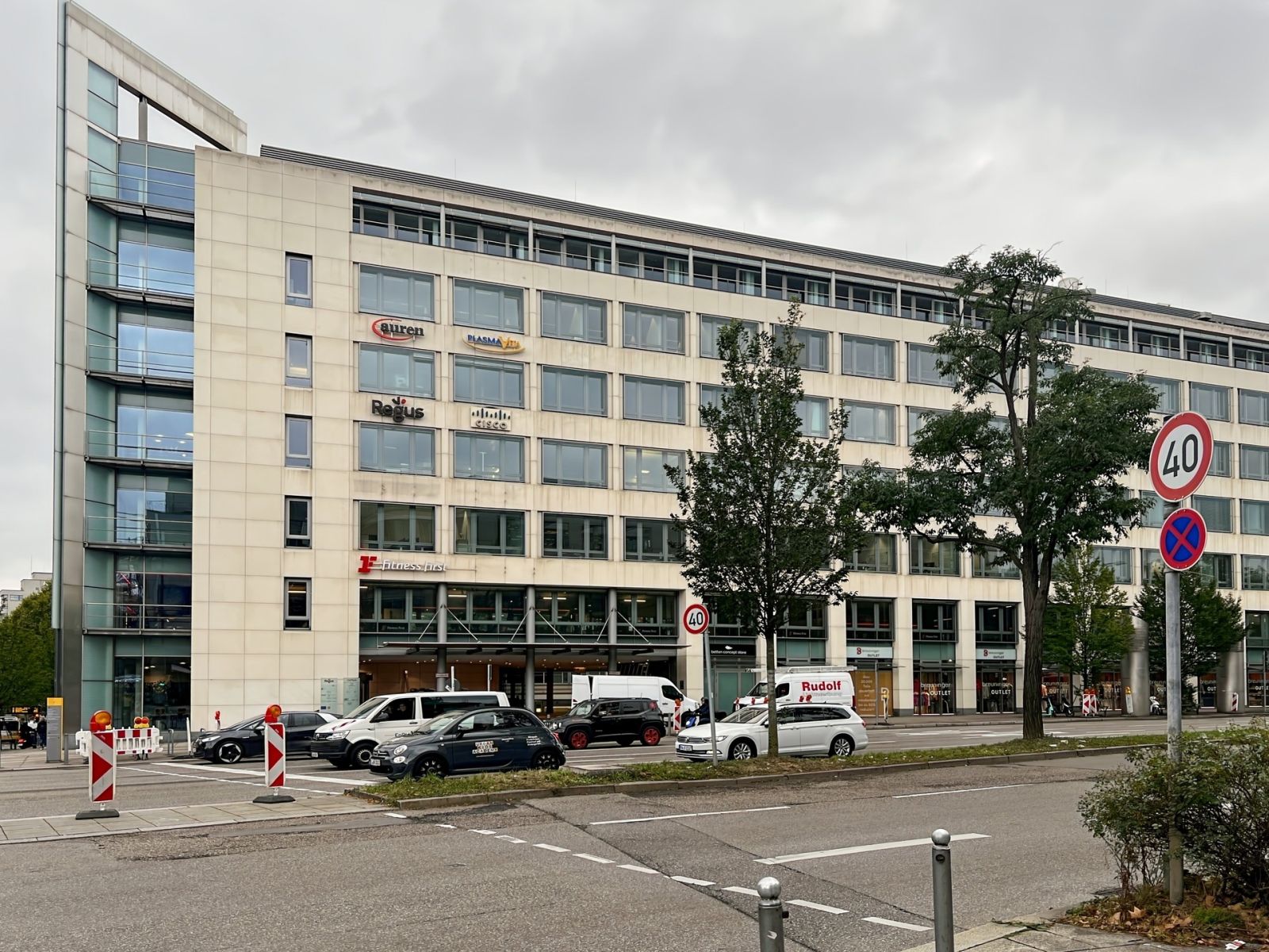 Pronájem kanceláře 1.312 m²