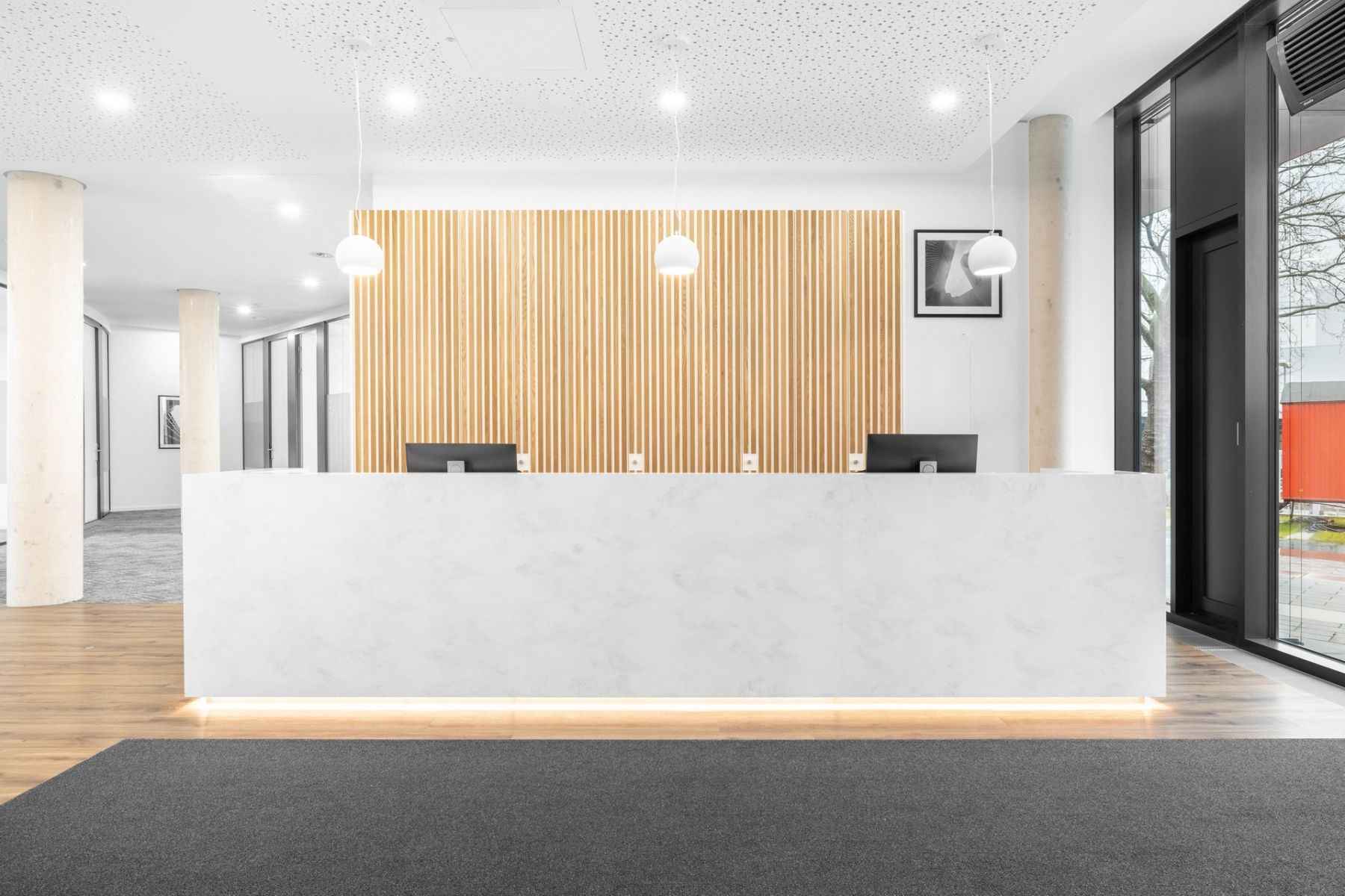 Pronájem kanceláře 2.008 m² — photo 2