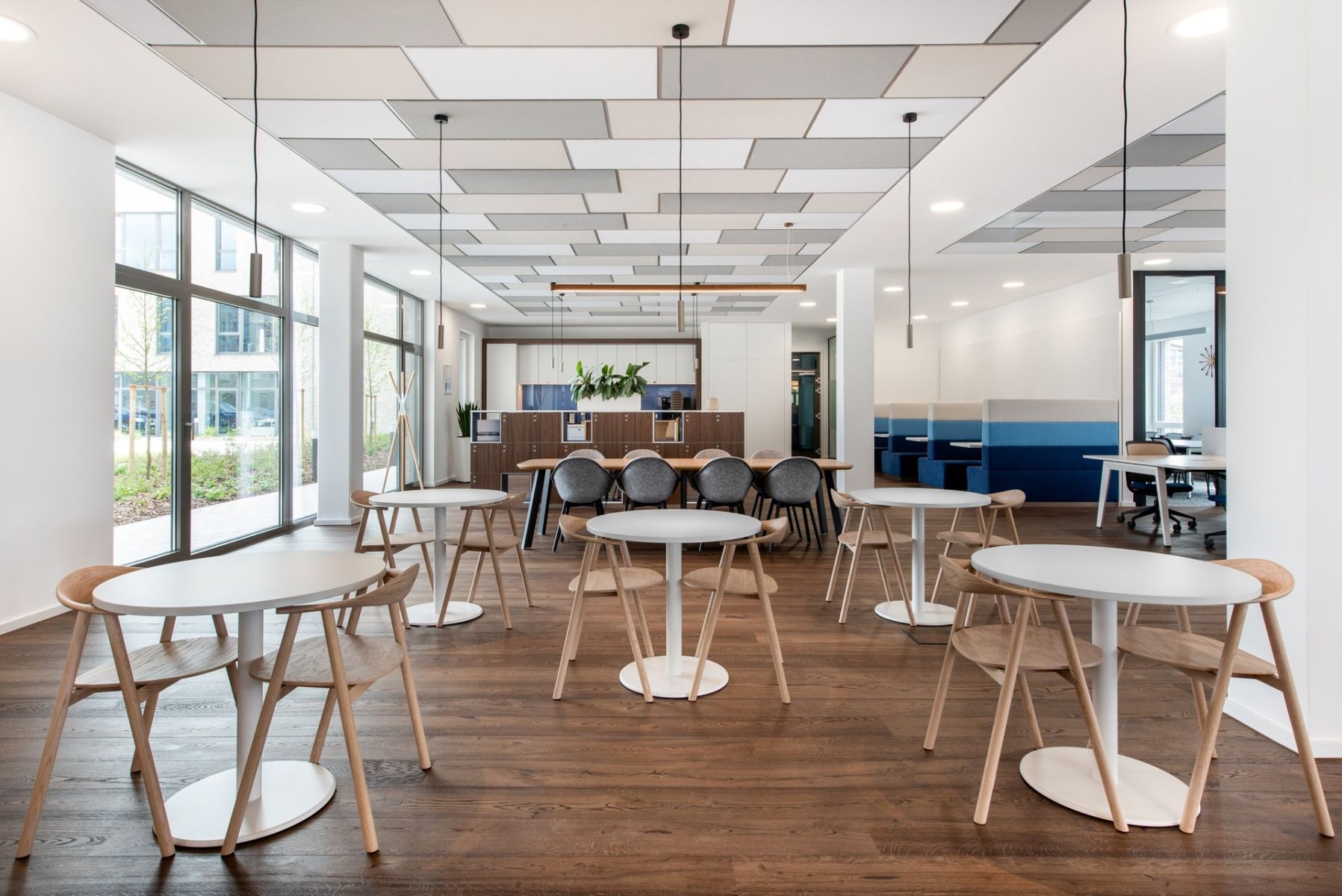 Pronájem kanceláře 2.377 m² — photo 3